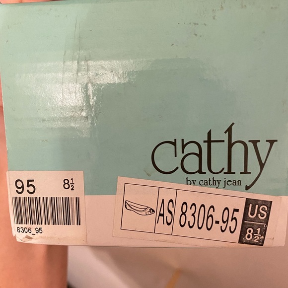 Cathy Jean Flats - Picture 4 of 4